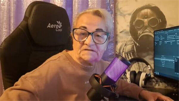 6岁主播的硬核温柔：CS奶奶为帮家人偿债变卖自己所有CS2皮肤！忠告粉丝“别贷款”！